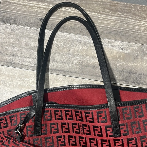 FENDI Red Logo Tote Bag with pouch - Picture 4 of 12